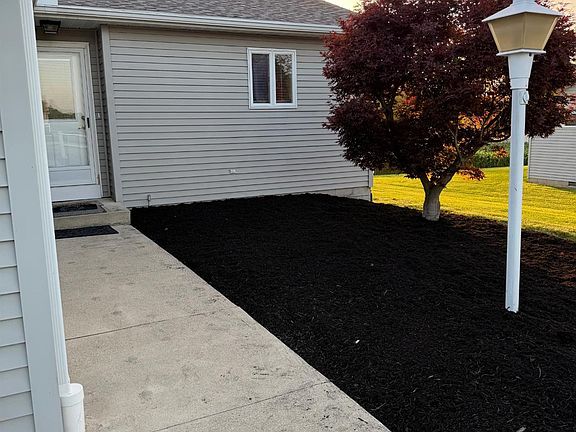 4th image of 520 Autumnwood Dr #A
