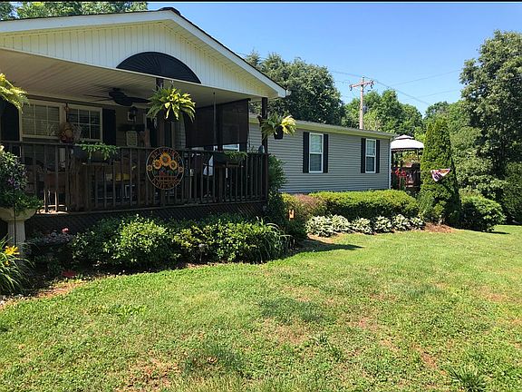 3rd image of 131 Martha Ln
