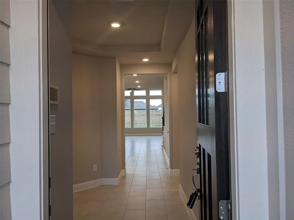 3 bed, 2.5 bath, 2178 sqft, $2,750 — Photo 3