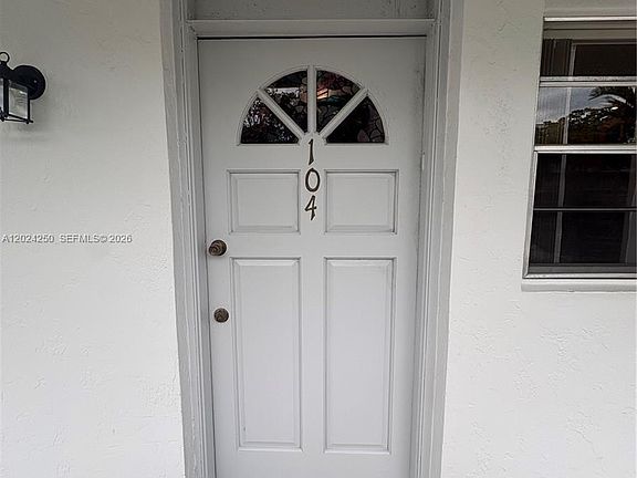 3rd image of 3551 NE 169th St APT 104