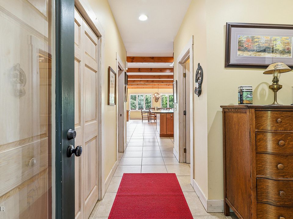 22nd image of 1319 Licklog Hollow Rd