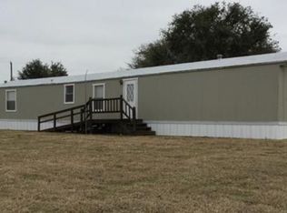 103 Country Meadow Ct, Springtown, TX 76082