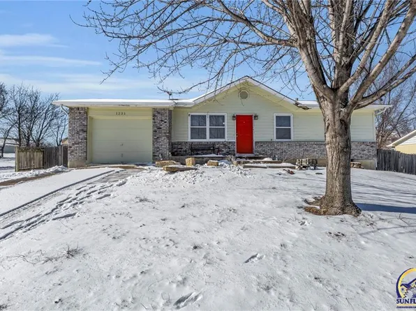 1231 Tall Grass Dr, Eudora, KS 66025
