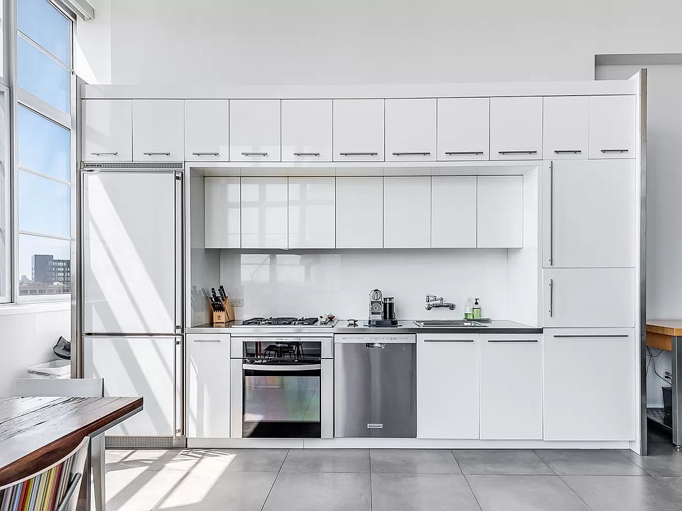 1st image of 27-28 Thomson Ave #522