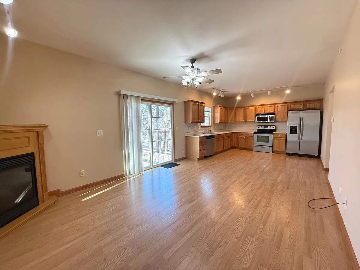 Building Photo - 3444 W Dorchester Rdg #D