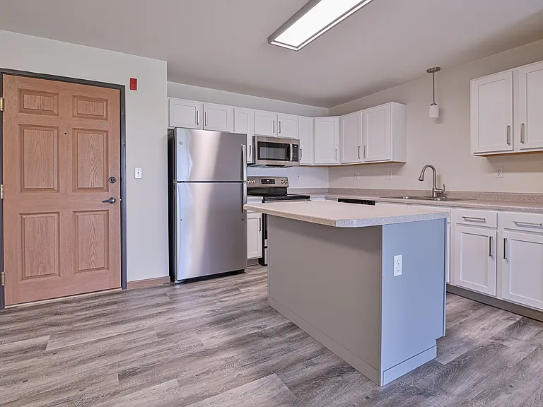 West Ridge Apartments — Photo 13