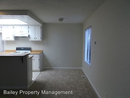 4th image of 315 Spruce St Unit 3