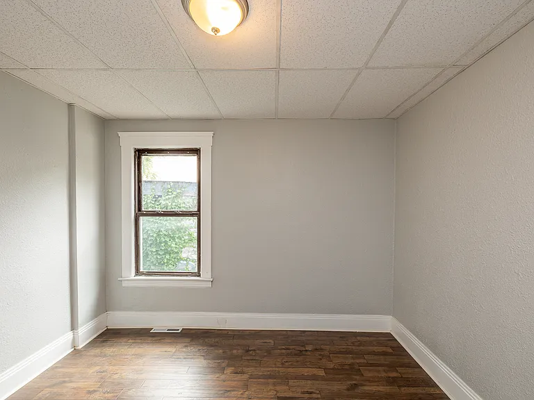 1807 Denison Ave — Photo 12