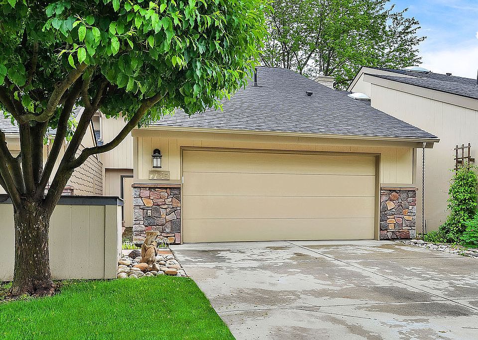 1st image of 726 N Palmetto Dr