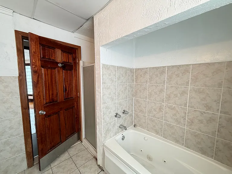 1080 Elmwood Ave #1 — Photo 31