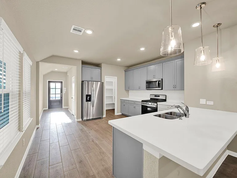 5814 Linda Cove Ln — Photo 6