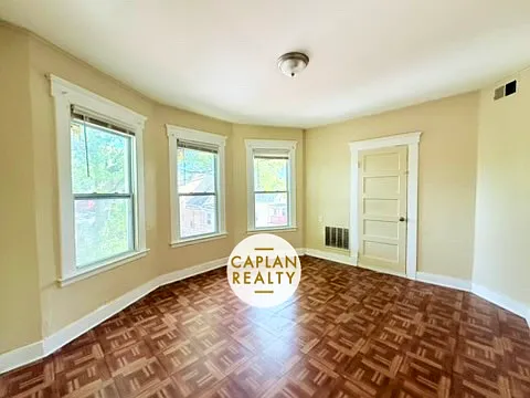 2 bed, 1600 sqft, $1,600 — Photo 1