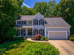 3262 Crown Pointe Dr, Stow, OH