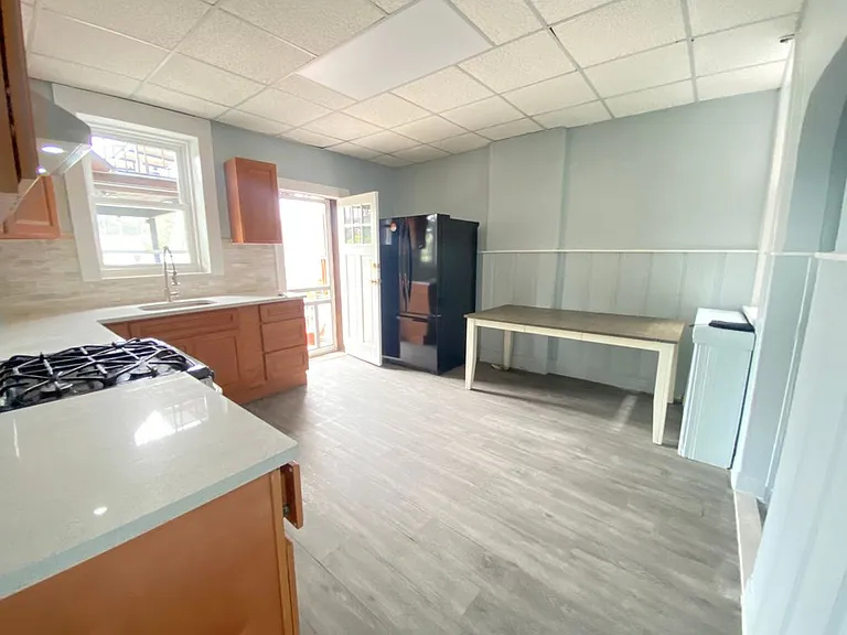 339 Valley St #1 — Photo 9