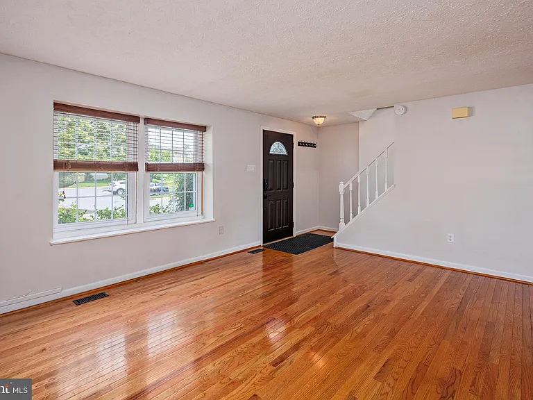 21 Valley Park Ct — Photo 5