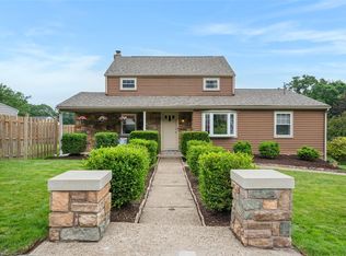 200 Maryland Dr, Glenshaw, PA 15116