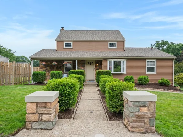 200 Maryland Dr, Glenshaw, PA 15116