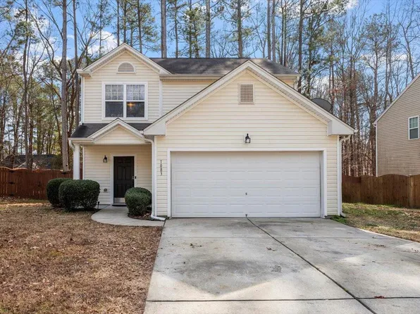 1083 Heritage Manor Dr, Raleigh, NC 27610