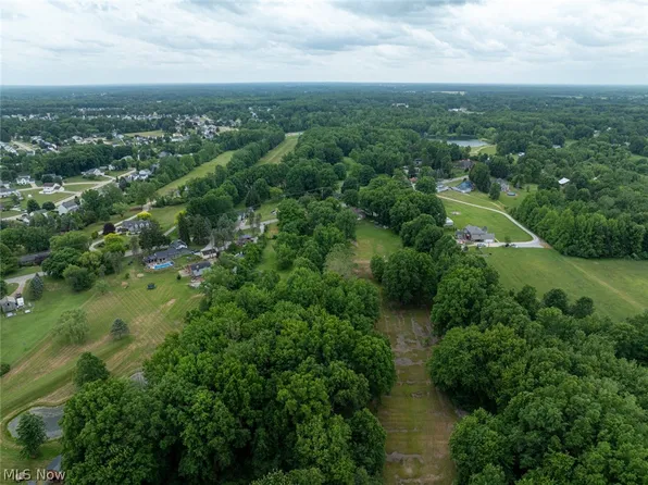 35176 Chestnut Ridge Rd, North Ridgeville, OH 44039