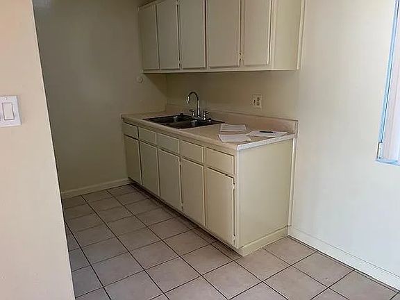 5th image of 850 W El Repetto Dr