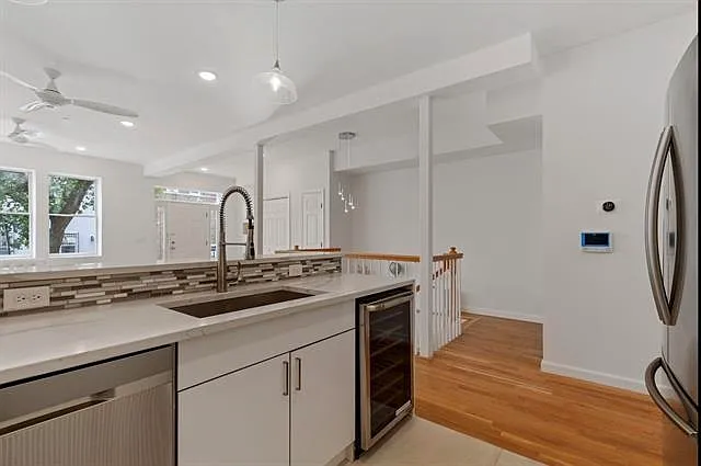 936 Pavonia Ave #1B — Photo 8