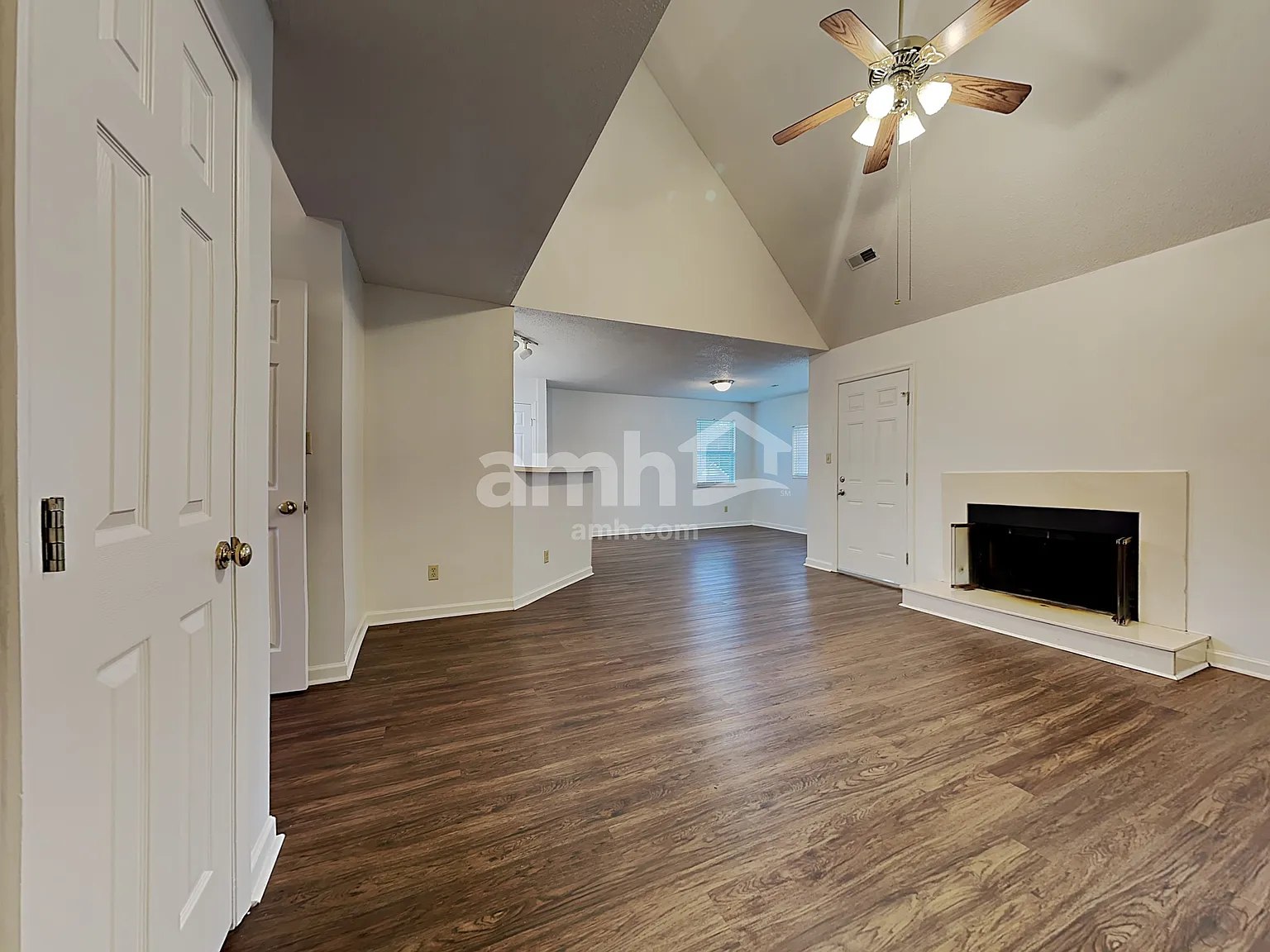3 bed, 2.5 bath, 2232 sqft, $2,500 — Photo 4