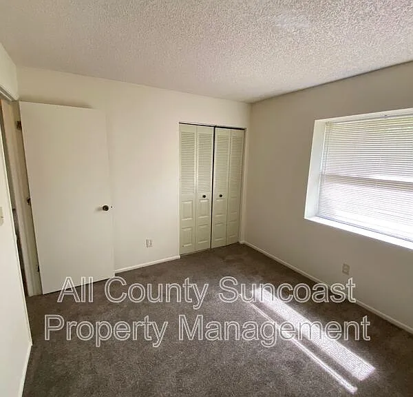 519 Curlew Pl E — Photo 6