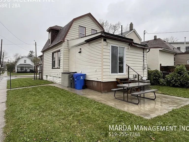 396 McEwan Ave — Photo 39