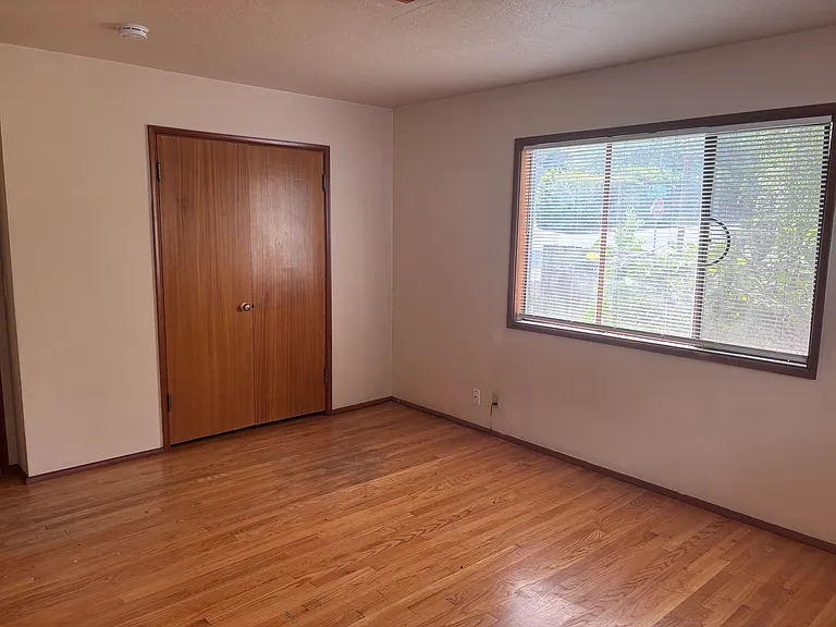 5353 SE Cesar E Chavez Blvd — Photo 5