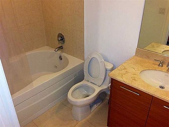 3rd image of 50 Biscayne Blvd APT 4009