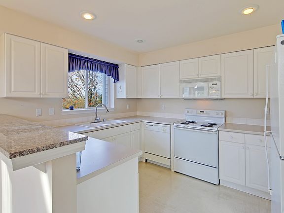 5th image of 2957 142nd Pl SE APT 4