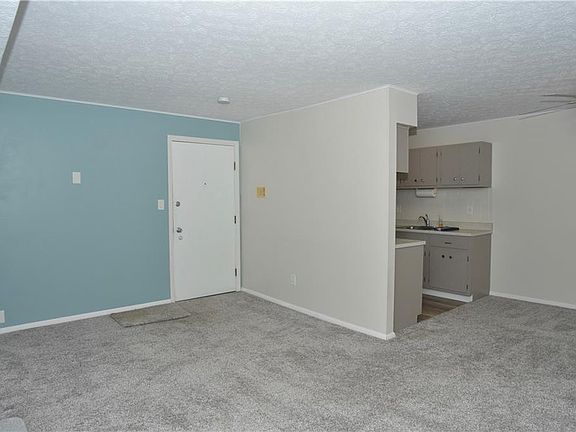 4th image of 16480 Heather Ln #F304