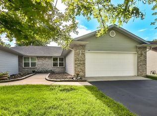 621 Grove St, Pecatonica, IL 61063