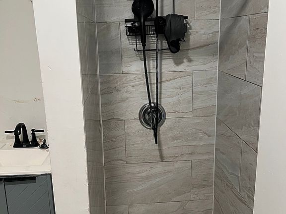 5th image of 150 Court St Floor 2