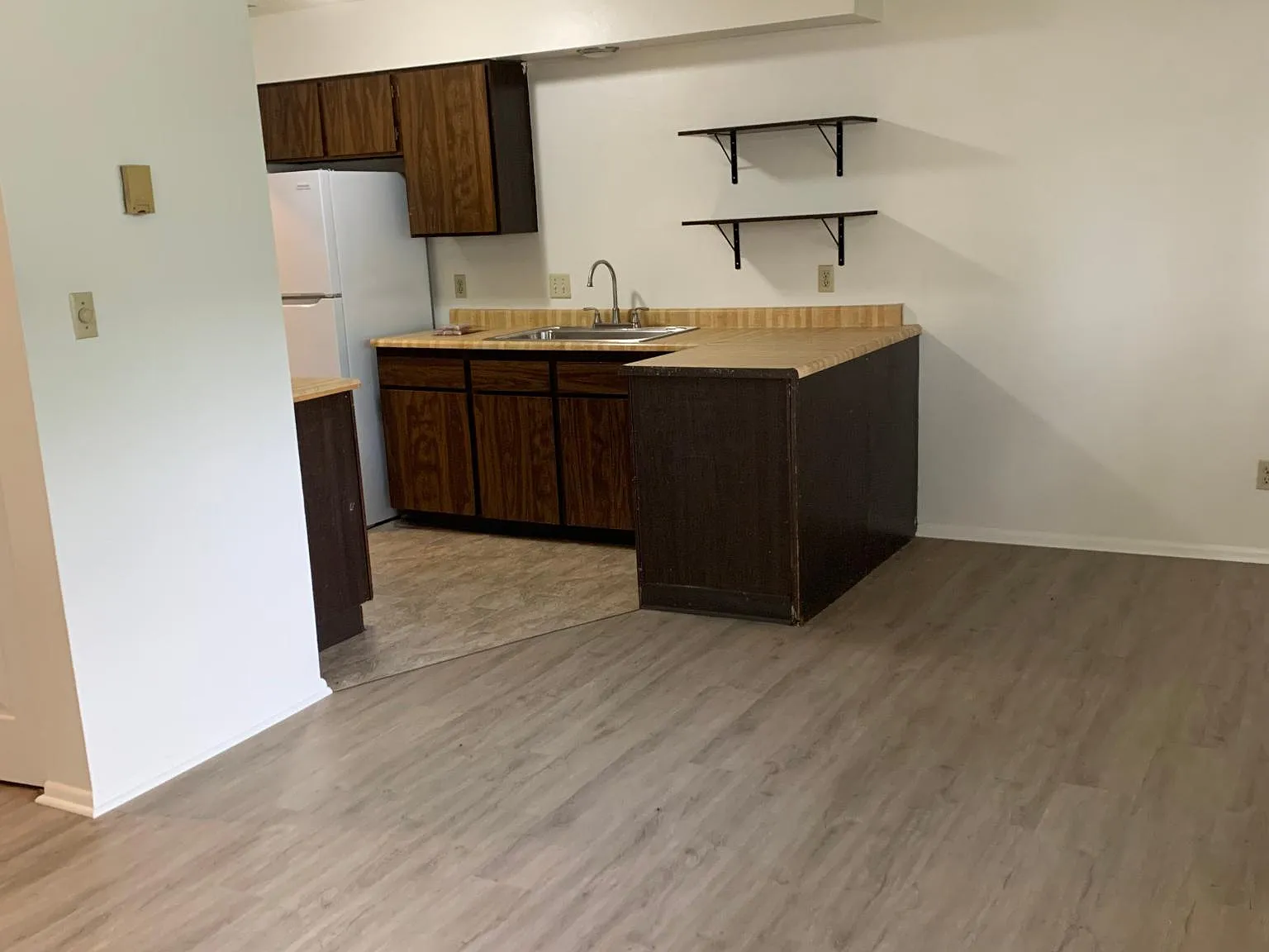 1637 Agnes Ave — Photo 2