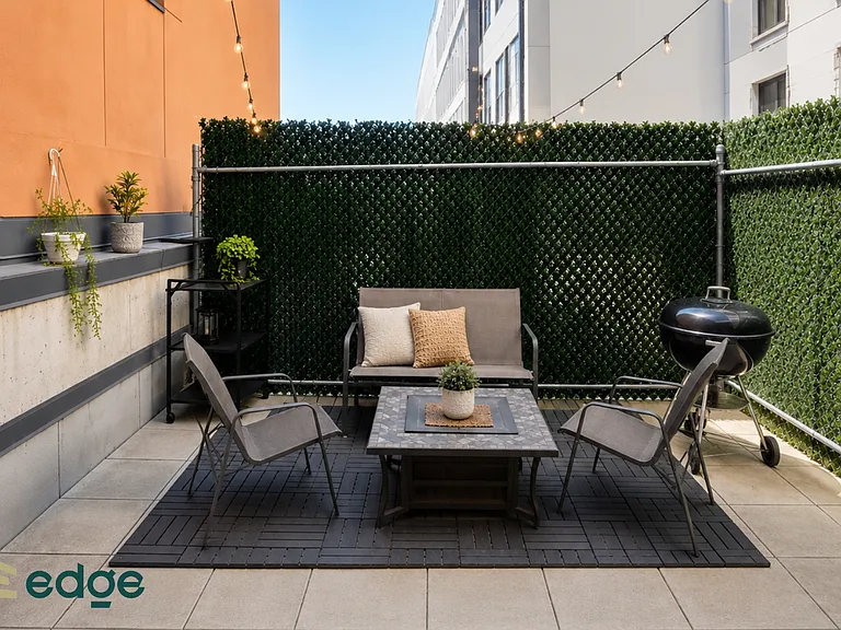 152 Meserole Ave #3L — Photo 1