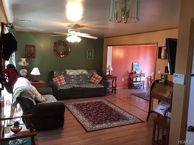1st image of 7 Komonchak Cir