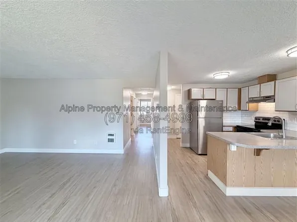 13062 SE Powell Blvd APT 5, Portland, OR 97236