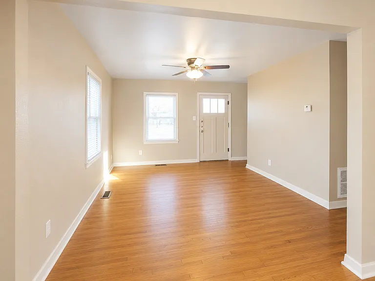 1116 S Adams St — Photo 3