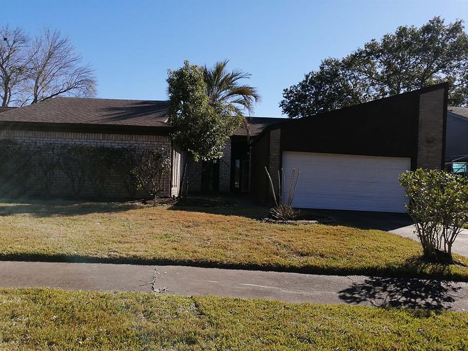 1st image of 16006 Havenhurst Dr