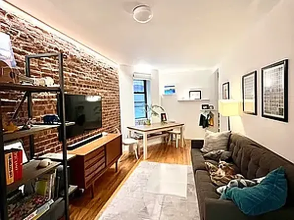711 Carroll Street image 1 of 11
