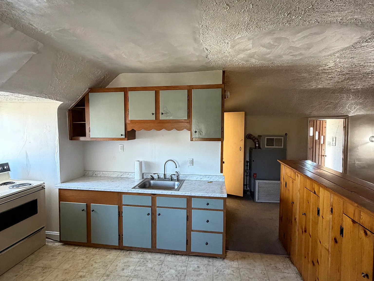 Studio, 900 sqft, $600 — Photo 3