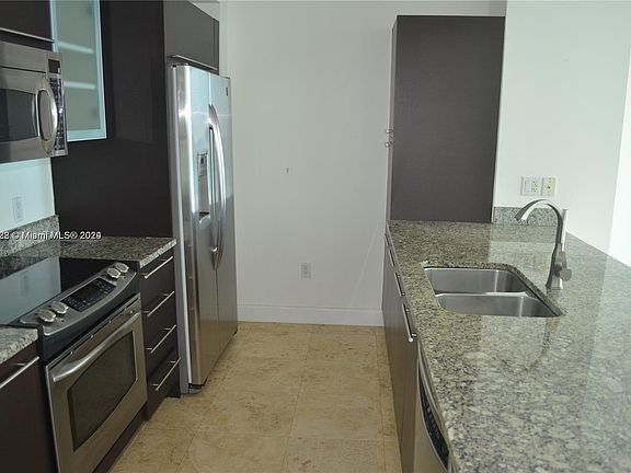 5th image of 951 Brickell Ave APT 2510