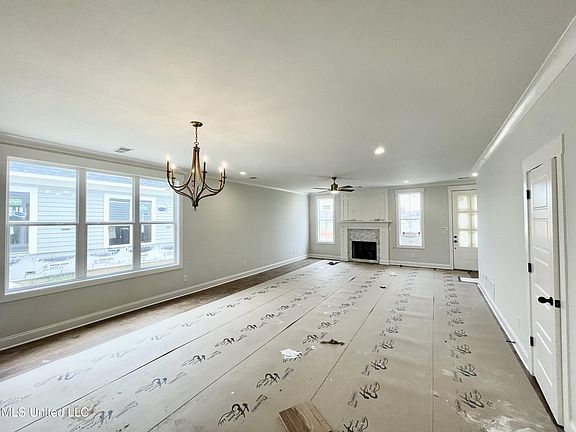 4th image of 2814 Market Square Ave