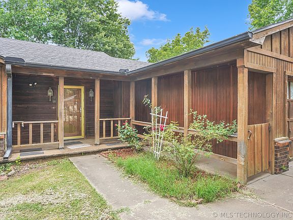 4th image of 3305 Gulick St