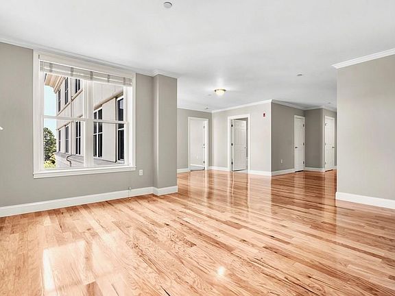 3rd image of 65-73 Chelsea St #209