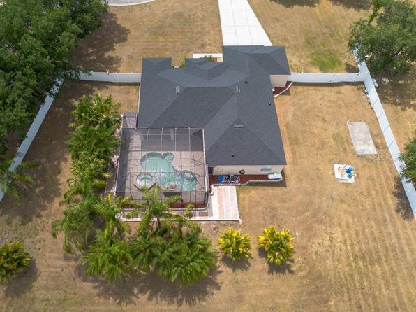 1521 Avondale Ridge Dr, Plant City, FL 33567
