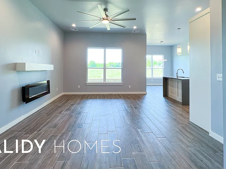 435 Remington Ave — Photo 6