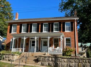208 S High St, Galena, IL 61036