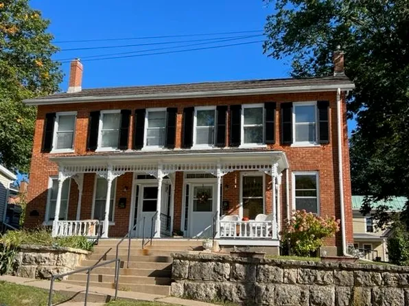 208 S High St, Galena, IL 61036